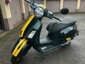 VESPA GTS 125 CCM RACING SIXTIES EDITION NUR 6700KM ROLLER