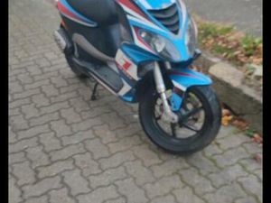 BIETE PIAGGIO NRG POWER MIT PAPIEREN