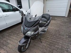 VERKAUFE EINE PIAGGIO X9 125