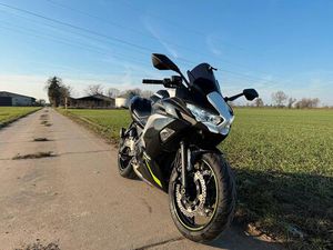 KAWASAKI NINJA 650 PERFORMANCE AKRAPOVIC