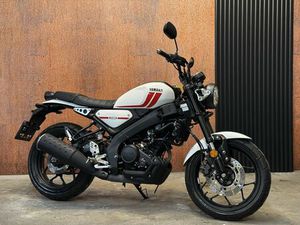 SUPER YAMAHA XSR 125 ABS KOMPLET KSIĄŻKI JAK NOWY ASO 5000 KM OKAZJA ! WRZEŚNIA