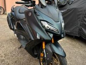 YAMAHA TMAX 560 TECH MAX 2023 PARI AL NUOVO