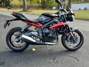 2014 TRIUMPH STREET TRIPLE 675 - ONLY 4,685 MILES - LIKE NEW - $7800 -