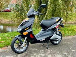 APRILIA SR 50 LC REPLICA RACING LORIS CAPIROSSI — SCOOTERS | APRILIA — MARKTPLAATS