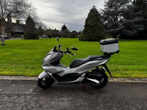 HONDA PCX125 SCOOTER PETROL CVT V-BELT EURO 5 (12 PS) 125 CC