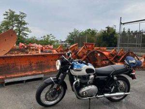 2017 TRIUMPH BONNEVILLE T100