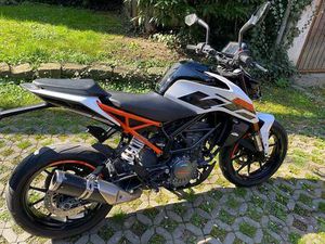 KTM 125 DUKE CANTON SAINT-GALL -