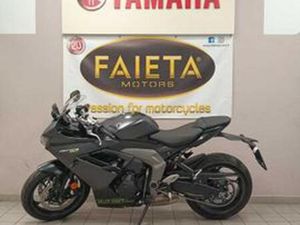TRIUMPH DAYTONA 660 - 2025