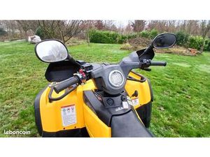 QUAD CAN AM OUTLANDER