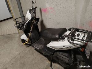 A VENDRE SCOOTER