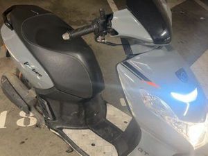 PEUGEOT KISBEE GT 50