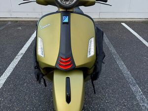 VESPA 300 GTS SUPER SPORT