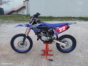 MOTO CROSS YZ 85