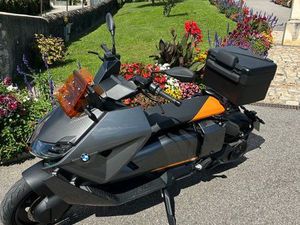 MOTO CE 04 11KW FINITION PRO AVEC RECHARGE RAPIDE