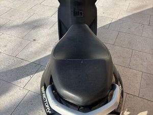 SCOOTER PEUGEOT KISBEE