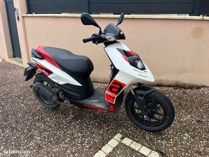SCOOTER APRILIA SR