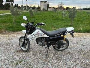 SUZUKI 125 DR