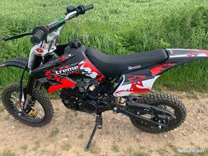 PIT BIKE 4T ÉTAT NEUF – 50 KM – JAMAIS ROULÉE