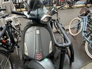 SCOOTER VESPA SPRINT 125 GRIS MAT