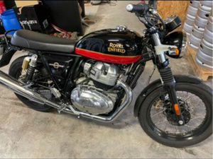ROYAL ENFIELD INTERCEPTOR 650