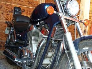 SUZUKI INTRUDER 1400 VS