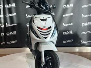 PIAGGIO ZIP (BJ 2024) — SCOOTERS | PIAGGIO — MARKTPLAATS
