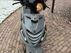 PIAGGIO ZIP 4T 2V — SCOOTERS | PIAGGIO — MARKTPLAATS