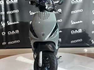 PIAGGIO ZIP (BJ 2017) — SCOOTERS | PIAGGIO — MARKTPLAATS