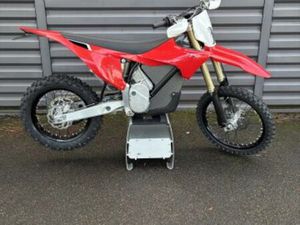 STARK FUTURE VARG 2025 60 CM3 | MOTO CROSS | 1 KM | 19100 BRIVE LA GAILLARDE