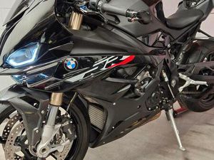 ② BMW S1000RR