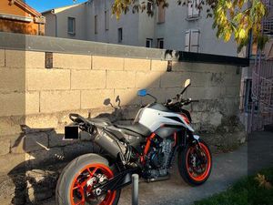 KTM DUKE 890R