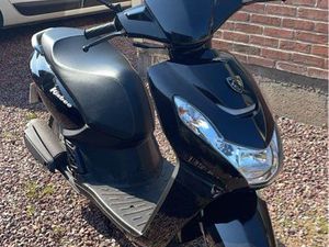 SCOOTER PEUGEOT KISBEE