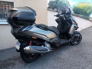 PEUGEOT METROPLOLIS SW 400CM3