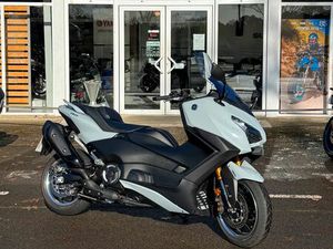 YAMAHA TMAX 560 TECH MAX 2025