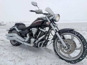 YAMAHA XV 1900 RAIDER