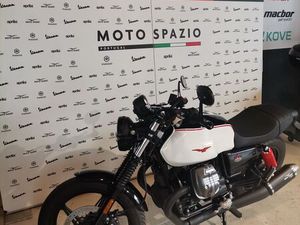 MOTO GUZZI V7 STONE TEN