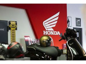 HONDA NT 1100 DP **ZWEIRAD TRINKNER**