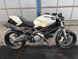 DUCATI MONSTER 696 - WEIß