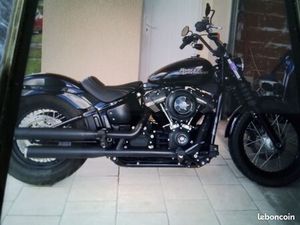 HARLEY DAVIDSON SOFTAIL STREET BOB