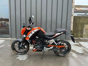 ② KTM DUKE 125