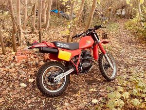 ② HONDA XR250
