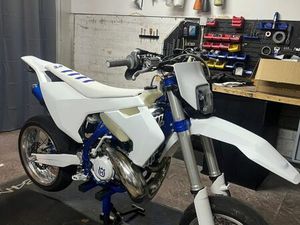 HUSQVARNA TE 300 I SUPERMOTO EINGETRAGEN