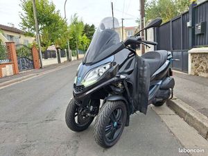 PIAGGIO MP3 300 HPE – ABS / ASR