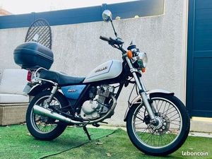 SUZUKI GN125