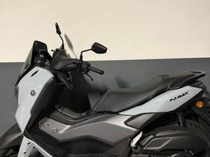 YAMAHA NMAX – COMME NEUF – 370 KM