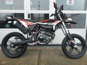 ② BETA SUPERMOTARD RR 125 LC NIEUW