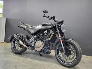② HUSQVARNA SVARTPILEN 401 (A2) (ANNÉE DE CONSTRUCTION 2023)