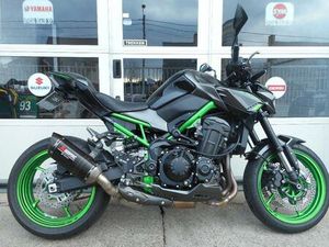 ② KAWASAKI Z900 PERFORMANCE MET SLECHTS 3900 KM