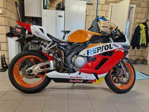 ② HONDA CBR1000