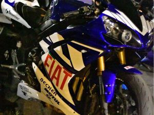 YAMAHA R1 2008